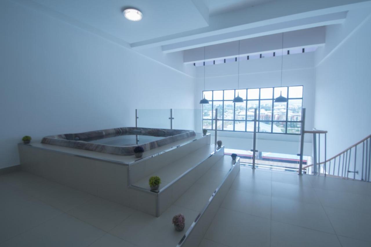 Wdc Aparthotel - Buea 外观 照片